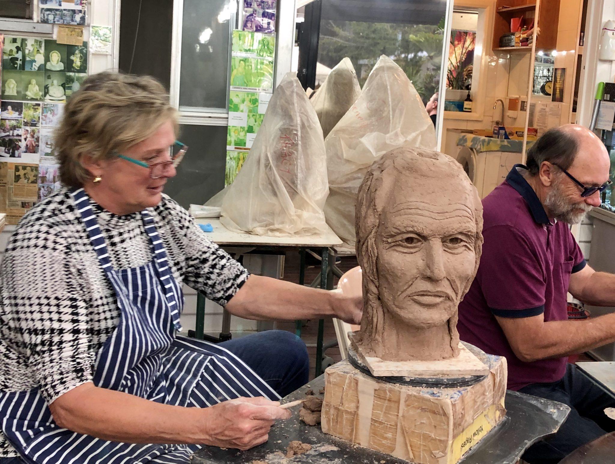 Learning the art od clay sculpting - Georgettes Art