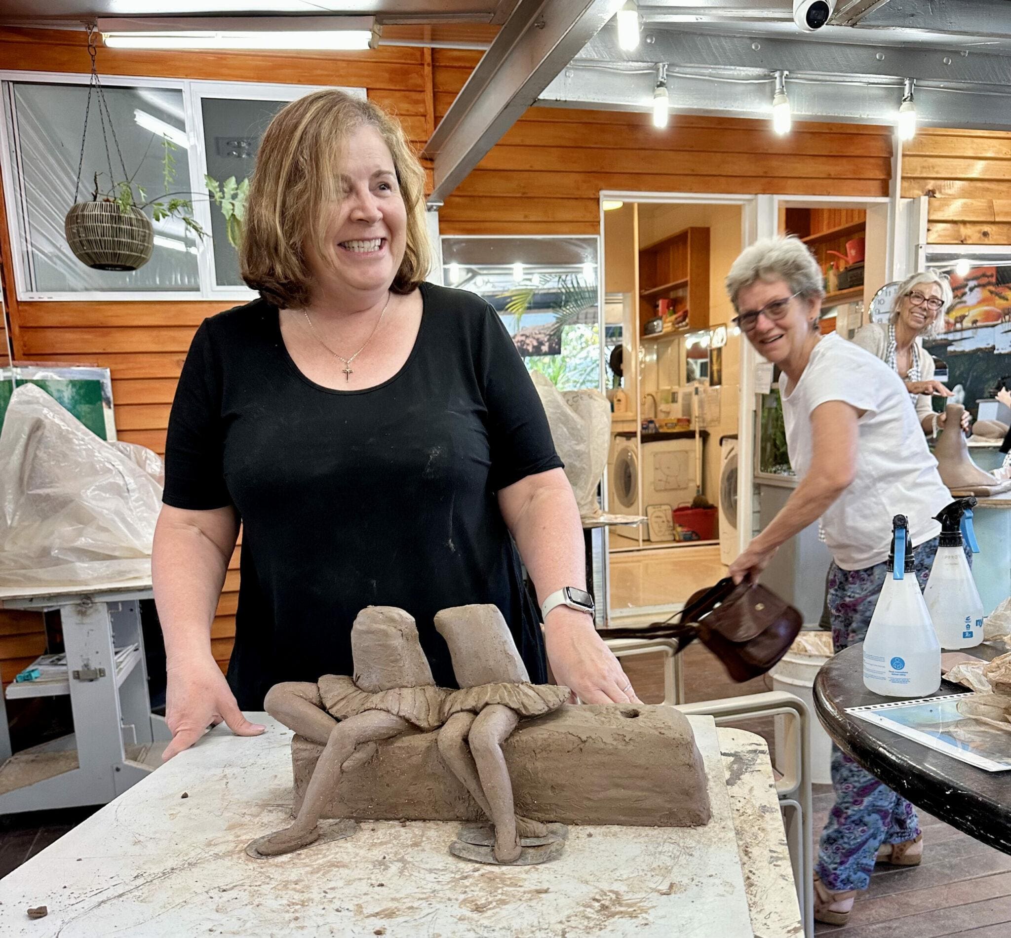 Relaxation and laughter at the art classes Art