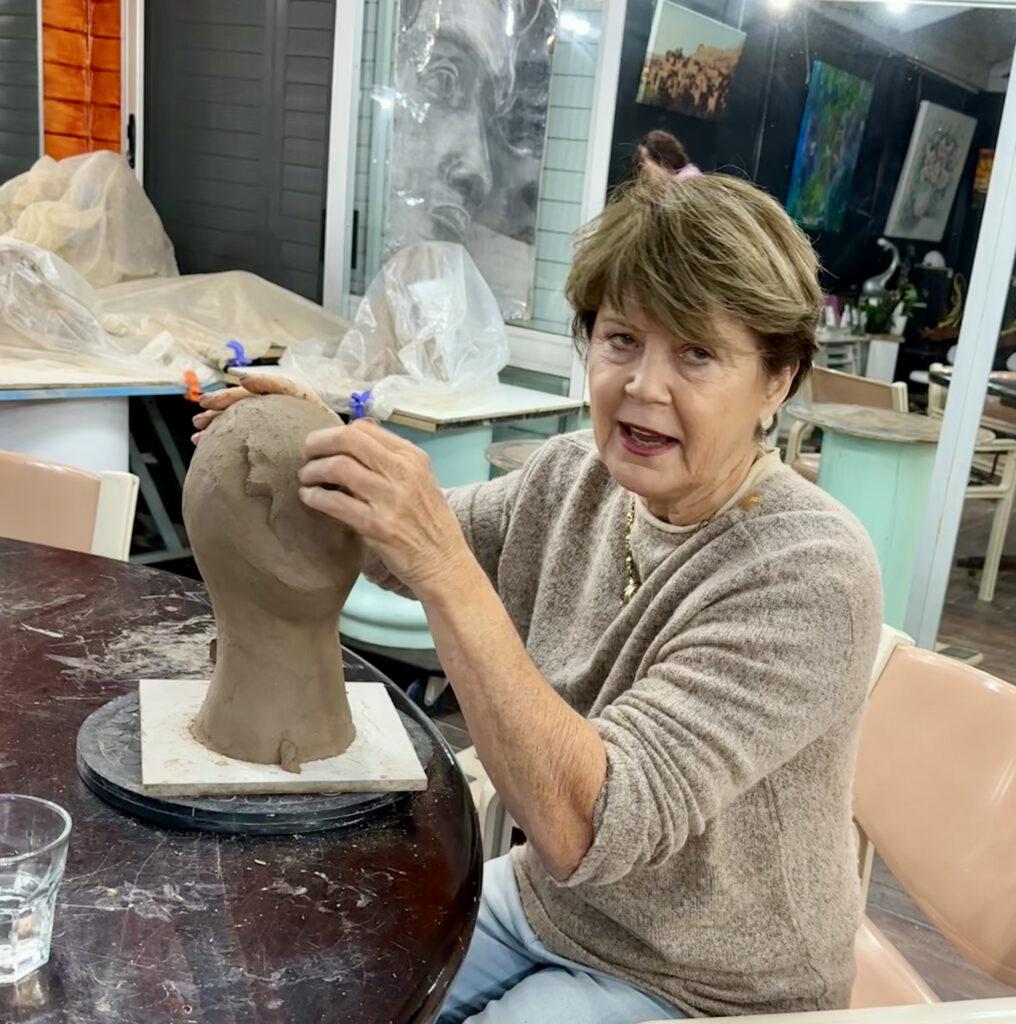 Learning the art od clay sculpting - Georgettes Art