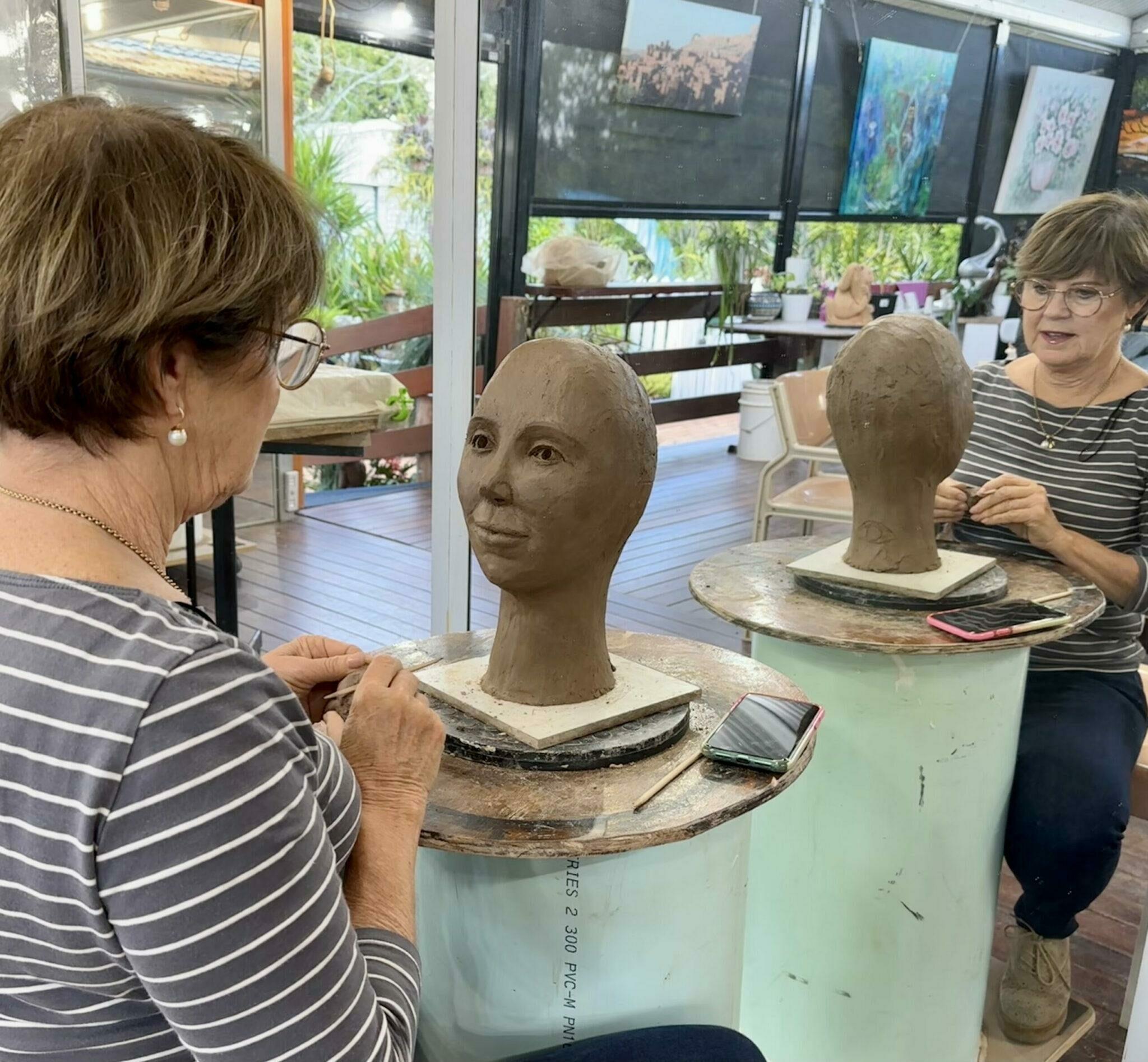 Learning the art of sculpting - Georgettes Art